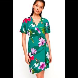 Aritizia Babaton Wallace Green wrap dress